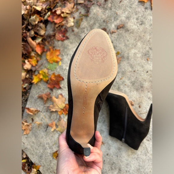 Vince Camuto Charlotte Suede Ankle boots, size 9.5 - Picture 7 of 11